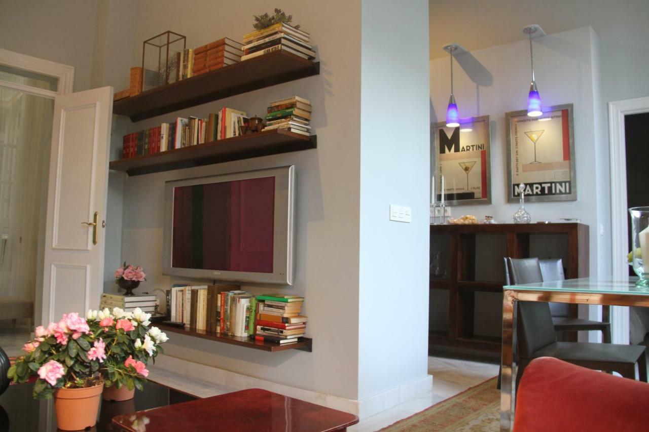 Luxurious 2 Bedroom Flat In A Historic Building إشبيلية المظهر الخارجي الصورة